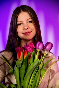 Портрет Юлианы с тюльпанами / модель Юлиана Смирнова
локация фотостудия «Black &amp; White»