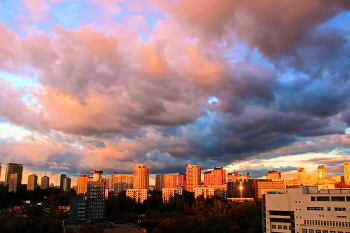 Грозовые закатные облака / Вспомним осень - с её палитрой красок.