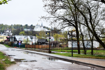 Майский дождь прошел... / Начало мая, весна, молодая зелень и дождь,весенний...