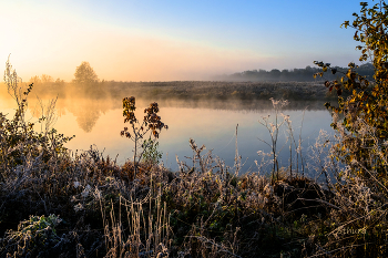 Осенние заморозки. / Утро на озере Сосновое.