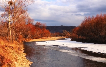 вечер / Весенний вечер на реке..