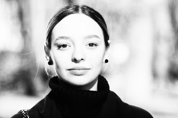 девушка / ***