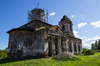 Троицкая церковь / церковь в селе спирино