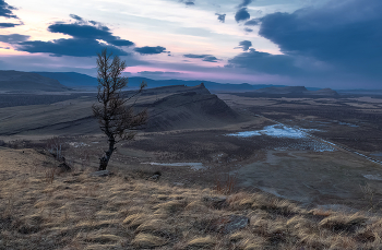 Уходящий вечер / Солнце село, оставив после себя такие краски