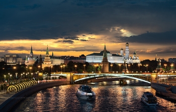 Московский Кремль. Город Москва (Россия) / ☆ Мысли и афоризмы «Искусство и Жизнь» 
☆ Книга «Владыка Моря» 
☆ Сборник стихотворений «Огнём объятая душа» 
---&gt; https://vk.com/ARTYOMMIRNIY 
---&gt; https://www.flickr.com/photos/R-TYOM
______
https://500px.com/R-TYOM
https://t.me/ARTYOMMIRNIY
https://www.instagram.com/ARTYOM_MIRNIY
______
Copyright© Photoartist Artyom Mirniy / Фотохудожник Артём Мирный