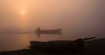 Утро туманное / Рыбак лодка