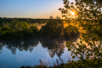 Рассвет на озере. / Весеннее утро. Озеро Сосновое.