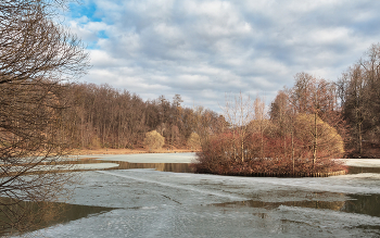 В весеннем парке Царицыно... / ***