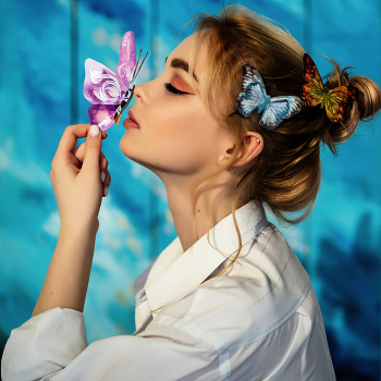Бело-голубая / модель Валерия Бабукова
визаж и волосы Мария Гурянова
локация фотостудия «ФотоЦех»