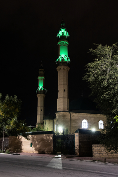 &nbsp; / Дагестан, город Дербент. Мечеть на ул. Буйнакская. К сожалению, ничего по истории создания мечети найти не удалось.