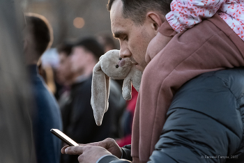 Втроём / Чита, пл. Ленина. Мероприятия по случаю празднования 77-й годовщины Великой Победы над фашизмом.