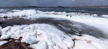 Майский лёд / Озеро Белё еше во льду.. снег очень чистый.. наверное потому что озеро очень соленое..