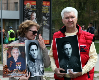 ...со слезами на глазах. / День Победы в Челябинске