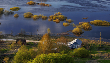 Дом у воды / Половодье