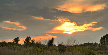 Вечерние просветы сквозь грозовые тучи / Вечерние просветы сквозь грозовые тучи