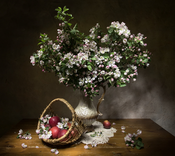 Яблонька зацвела... / Яблонька зацвела...