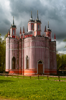 &nbsp; / Копия Чесменской церкви , что под Питером. Эта младше лет на десять, под Старицей в Тверской области, село Красное.. сейчас реставрируется, даже туристов стали возить.