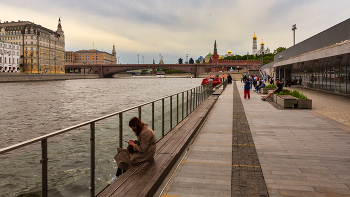 Москворецкая набережная... / ***