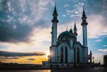солнце.. и полумесяц / главная Казанская мечеть