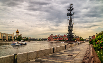 Июнь в Москве # 03 / Июнь в Москве # 03 11 июня 2022 года. Москва, вид на Хра́м Христа́ Спаси́теля и памятник Петру Первому с Крымской набережной Москва-реки.