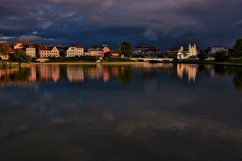 Перед заходом солнца ... / Городской этюд ...