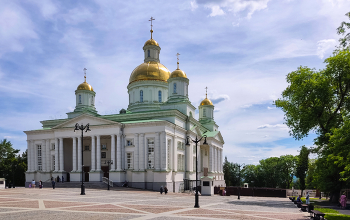 Россия. Г.Пенза. Спасский кафедральный собор. / МОСКВА, 17 июня. /ТАСС/. Патриарх Московский и всея Руси Кирилл в воскресенье, 19 июня, совершит первосвятительский визит в Пензенскую митрополию, сообщили в пятницу в пресс-службе предстоятеля Русской православной церкви.
"Основным пунктом программы визита станет великое освящение Спасского кафедрального собора города Пензы и Божественная литургия в новоосвященном храме", - говорится в сообщении.