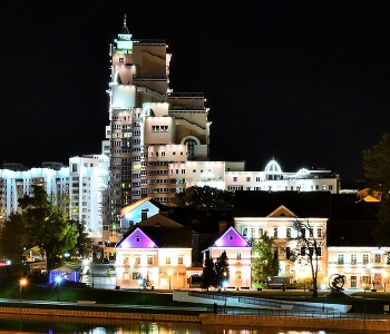 Ночь в городе ... / Городской этюд ...