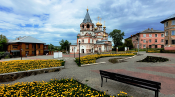 В Соликамске. Богоявленская церковь. / Памятник церковной архитектуры конца XVII века.