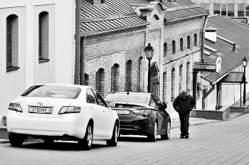 "Эта жизнь не моя... Я тут просто прохожий..." / Жизнь вокруг ...