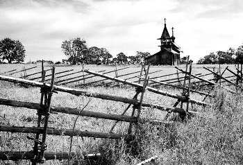 Гуляя по острову Кижи... / Тут интересны все деревянные сооружения...