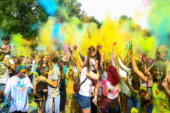 Праздник... / Фестиваль красок в Ульяновске...
