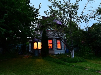 Смеркалось ... / "Там сумерки невнятно трепетали,
 Таинственно сменяя день пустой ..."
 А.Блок