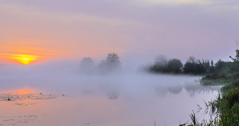 Туман на рассвете. / Осеннее утро, озеро Сосновое.