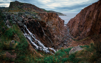 &nbsp; / Водопад Малого Батарейского озера. Териберка.