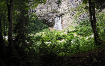 Горный водопад / Юпшарский каньон - Гегский водопад - гора Пшегишхва, Абхазия. Панорама 5 кадров.