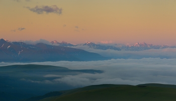 Рассвет в горах / Кавказ