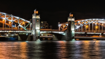 Большеохтинский мост ночью / Март 2020