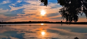 Закат на озере / Фото сделано на телефон Poco x3pro
без каких либо обработок