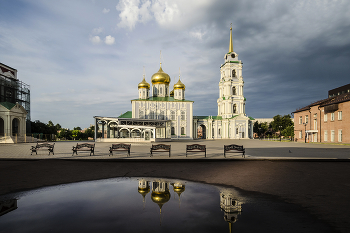 В режиме ожидания / Россия. Тула. Успенский собор Тульского кремля.