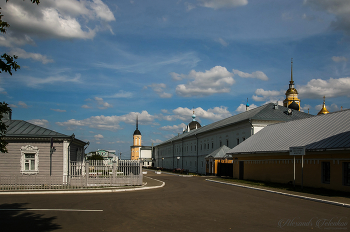 Коломна. Вид на Троицкий Ново-Голутвин женский монастырь. / ***