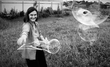 Дарящие радость / Мыльные пузыри - радость в любом возрасте.