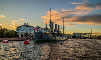 Начало осени в Санкт-Петербурге 04 / 03.09.2022 года «Авро́ра» — крейсер 1-го ранга Балтийского флота типа «Диана»
