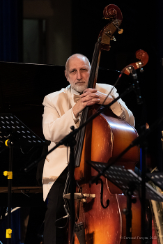 Играли джаз / Государственный камерный оркестр джазовой музыки имени Олега Лундстрема в Чите.