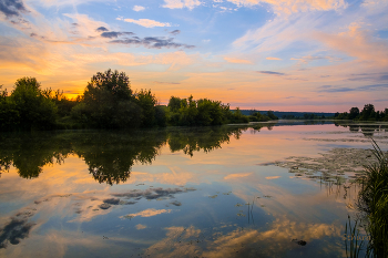 Утренние облака. / На озере Сосновое.