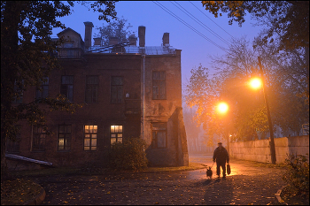 Туманным утром 3 / Витебск, туманное утро 13.10.2012, во дворе старого дома на ул. Димитрова.