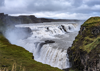Почти Ниагара / Водопад Деттифосс называют Ниагара Исландии. Каждую секунду он выбрасывает 500 кубометров воды с высоты 44 метра. Его ширина 100 м.