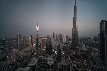 Взгляд со SkyView / Дубай. Вид на даунтаун с 53 этажа SkyView.