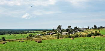 "Это русская сторонка, это Родина моя ..." / "Вижу чудное приволье,
 Вижу нивы и поля, -
 Это русское раздолье,
 Это русская земля !..."