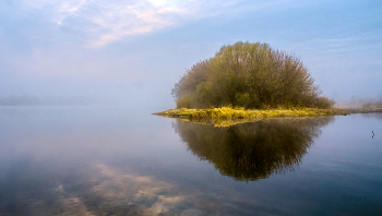 В апреле. / На Оке.