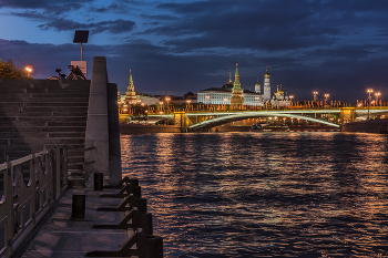 Вечерняя Москва / Кремль и Большой Каменный мост